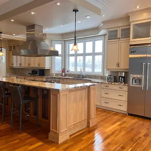 Villa Manotick Ottawa