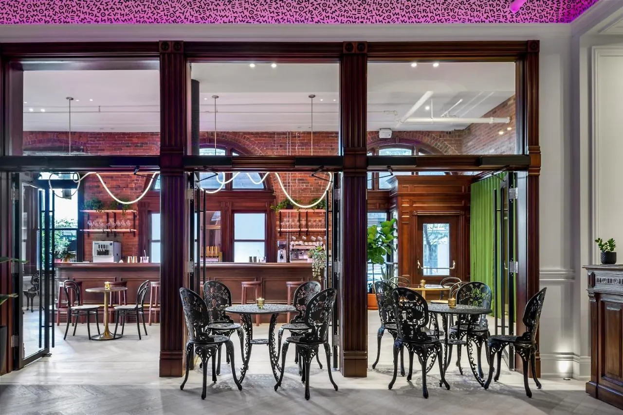 ****  Gladstone House Hotel Toronto Canada